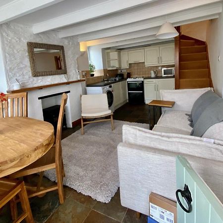 The Little Lighthouse - 2 Minutes From The Beach Pentewan Luaran gambar